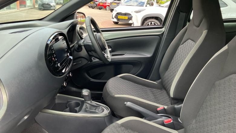 Toyota Aygo X 1.0 VVT-i Edge 5dr Auto Petrol Hatchback